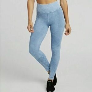 SoulCycle x NUX Silver Leggings for